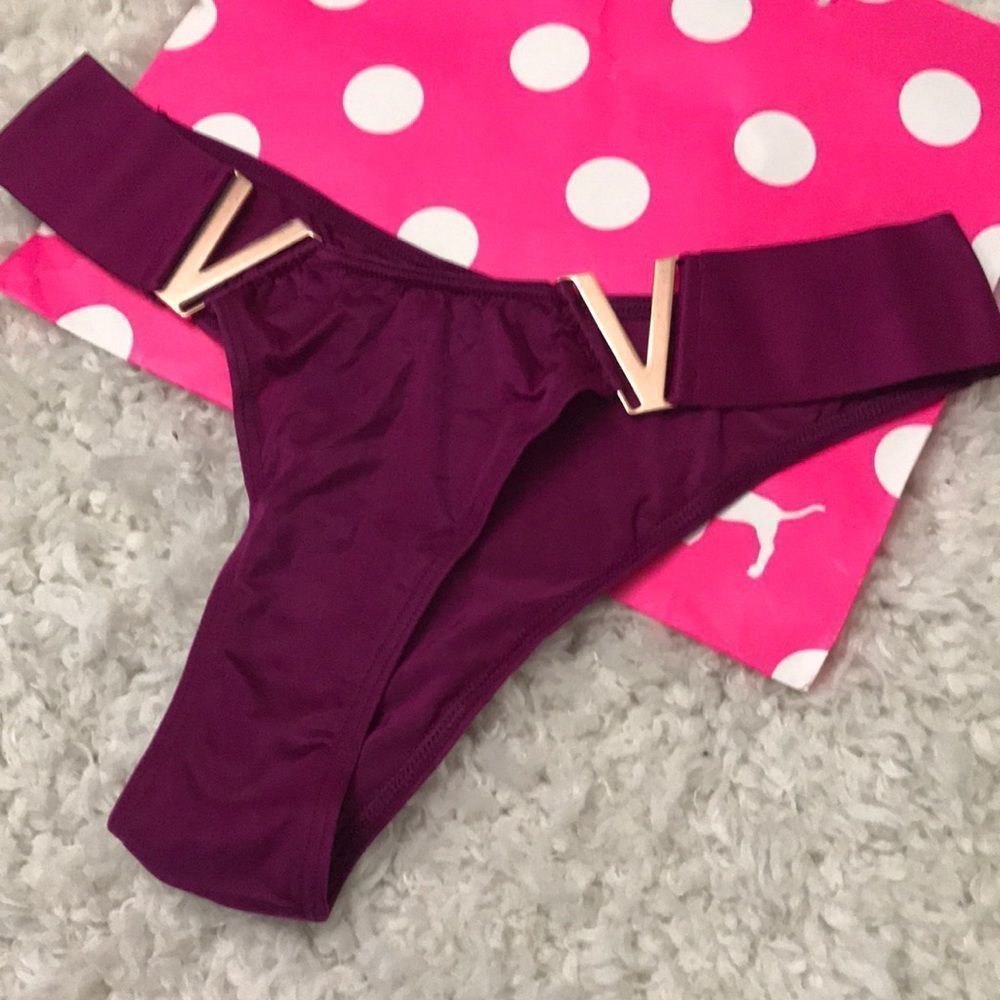 Victoria's Secret brazilian V hardware NWT